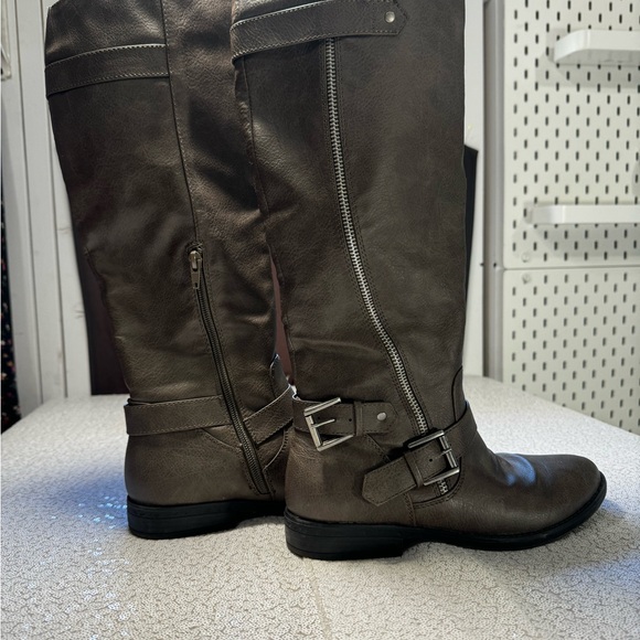 Rampage Woman’s Ivexin Calf High Vegan Leather Belt Buckle Boots (1shoew0028) - Picture 7 of 7